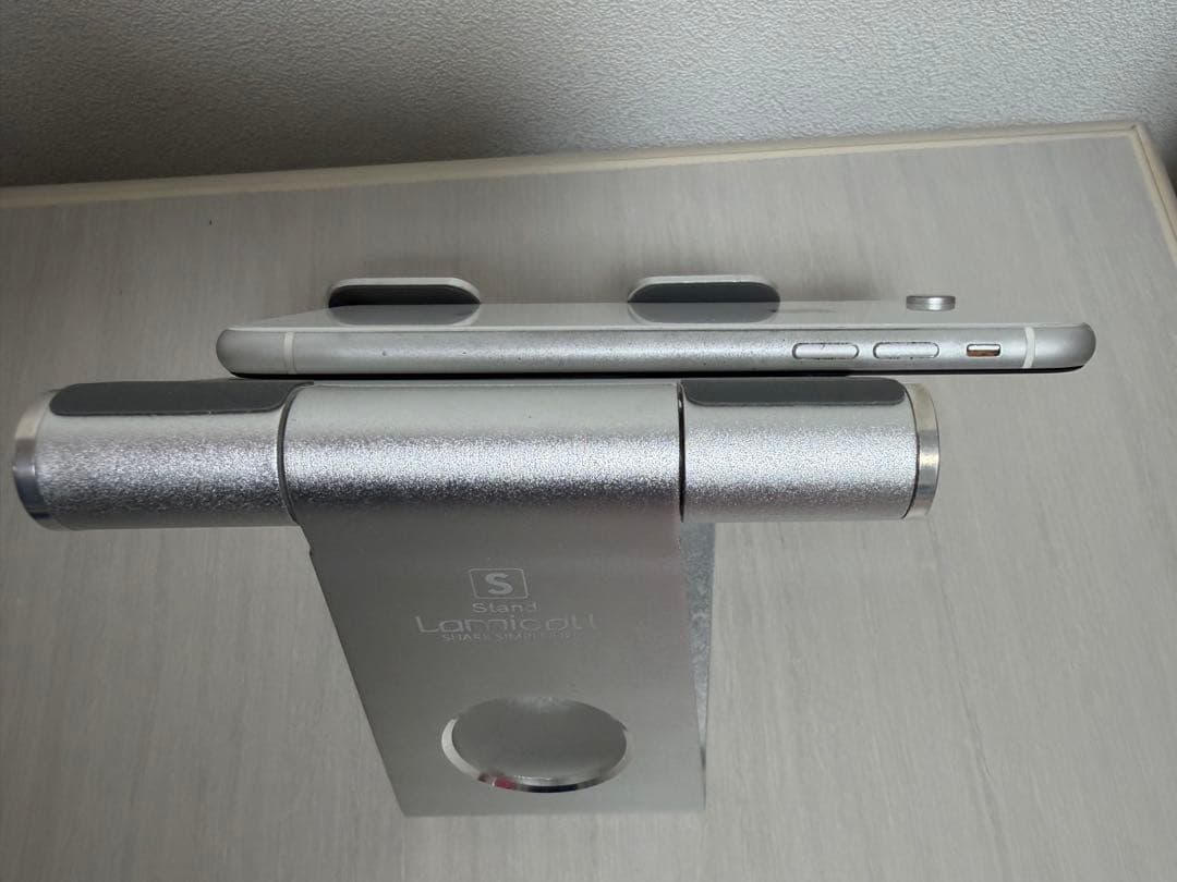 Apple iPhone XR ホワイト 本体 64gb