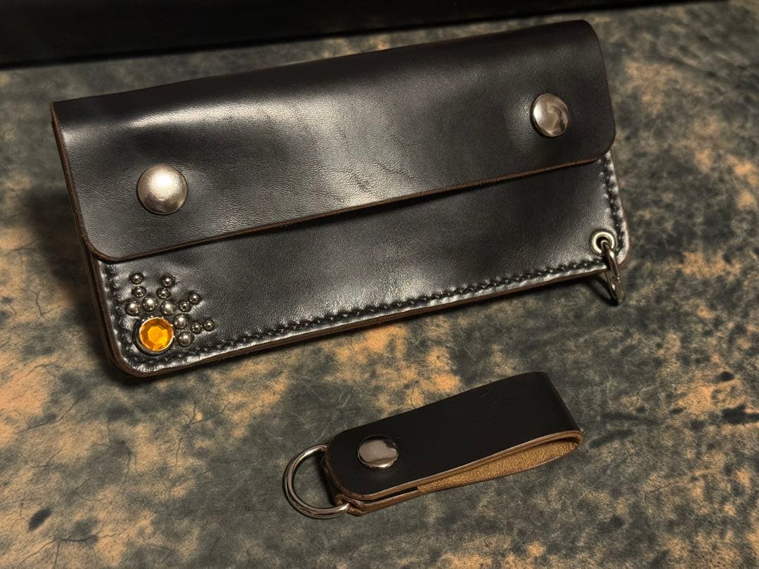 1点限定!MARYAM社ホースバット スタッズ付トラッカーウォレット＋キーホルダ