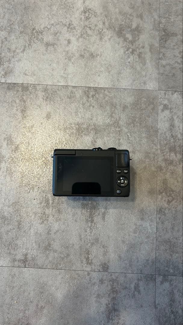 【値下げ中❗️】Canon EOS M100 ミラーレスカメラ