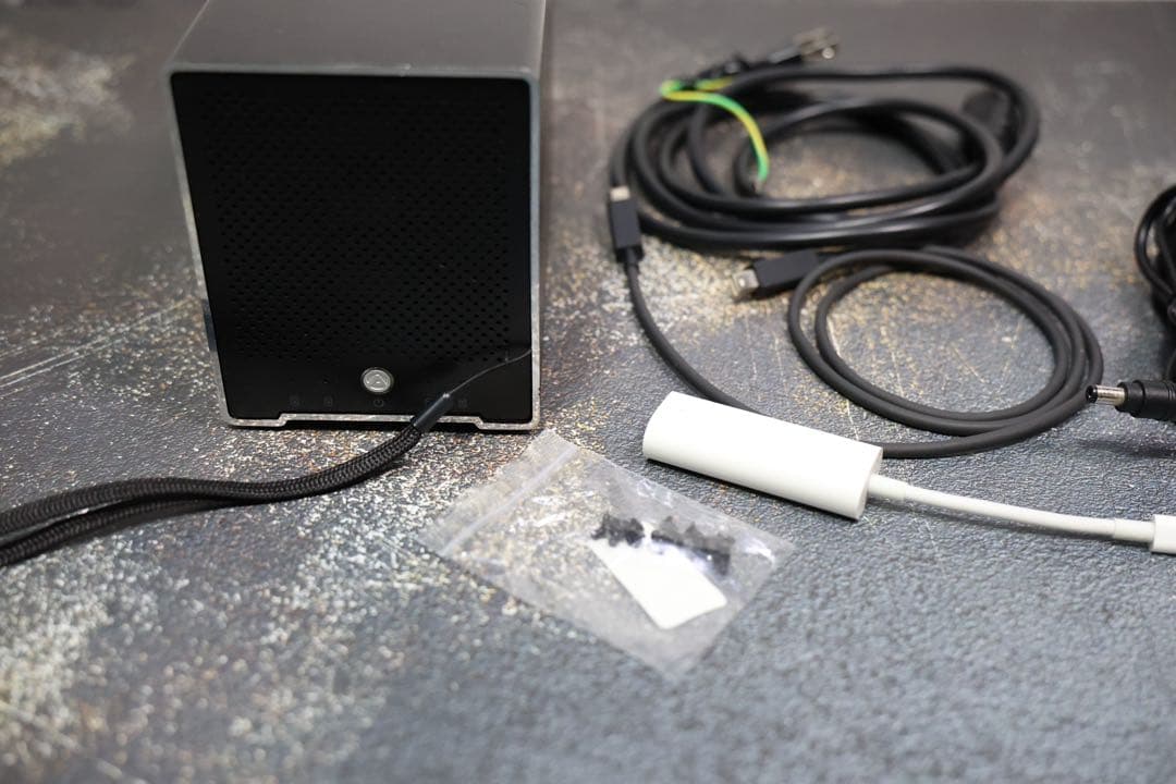 AKiTiO Thunder2 Quad 4ベイ外付けハードディスク