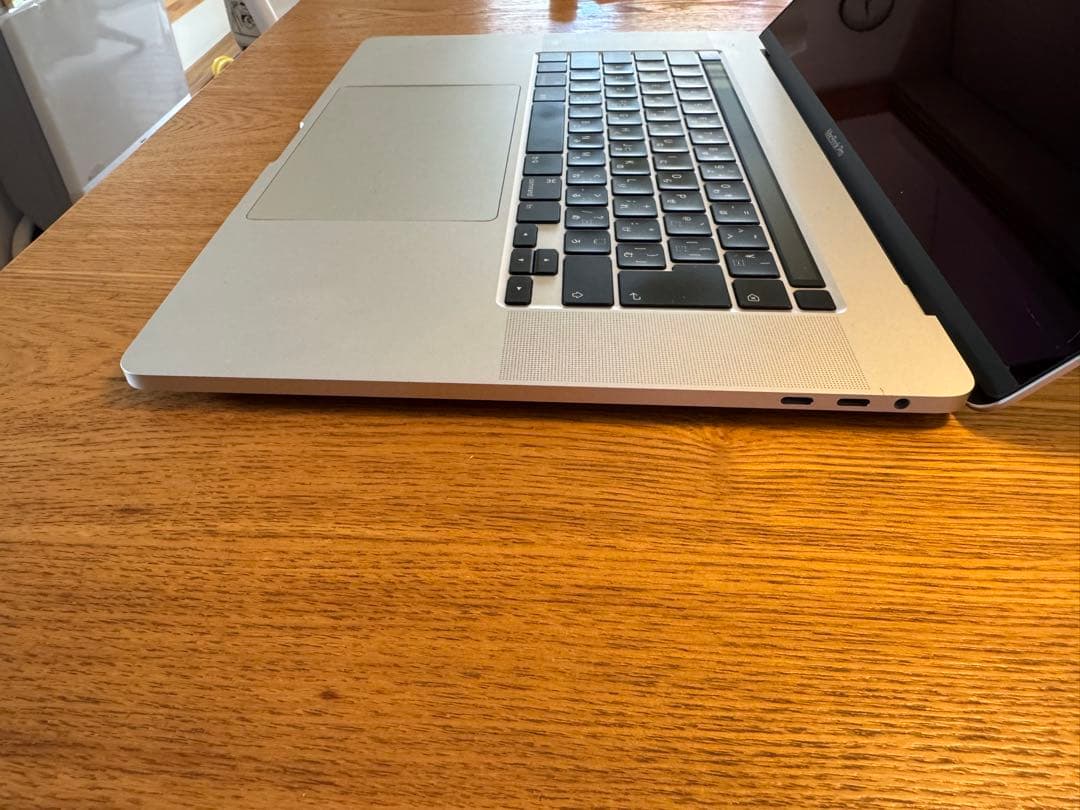 【外部出力OK】MacBook Pro 16インチ 2019 / 画面不良あり