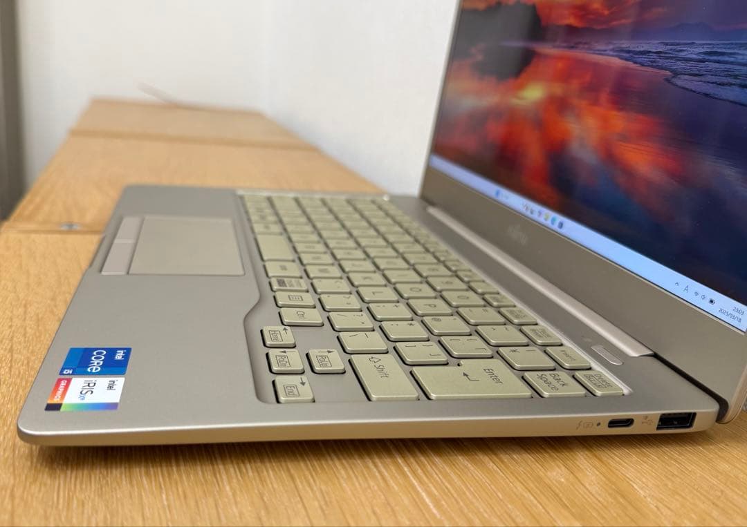 富士通 LIFEBOOK CH75/E3 Core i5/8GB/256GB