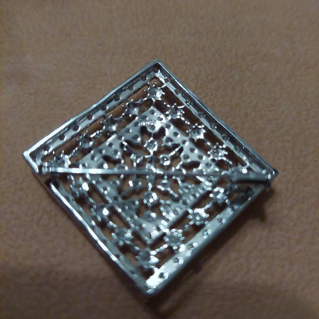 お値下げ依頼品足立宝石店k18wgダイヤブローチ0.84&イヤリング0.41