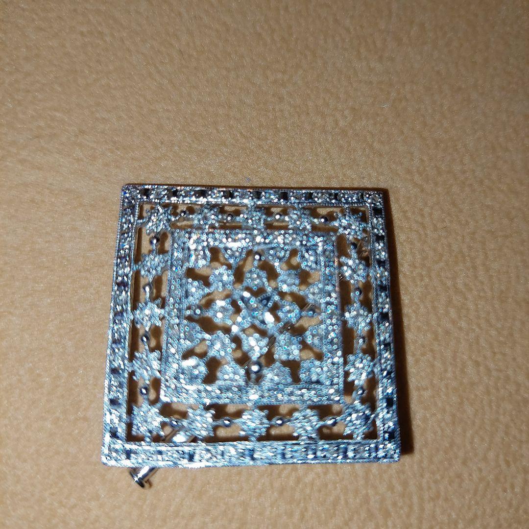 お値下げ依頼品足立宝石店k18wgダイヤブローチ0.84&イヤリング0.41