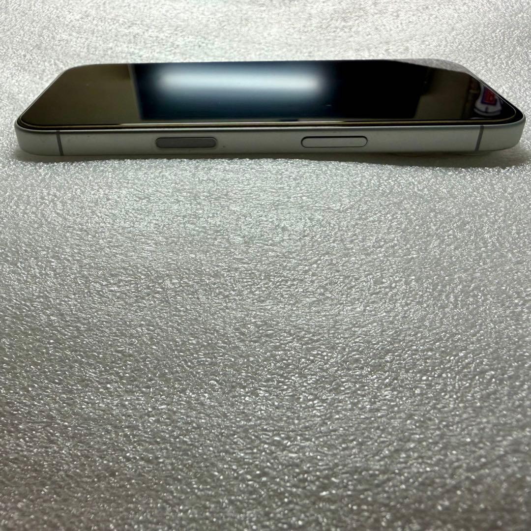 iPhone16 256GB ホワイト SIMフリー バッテリー98%