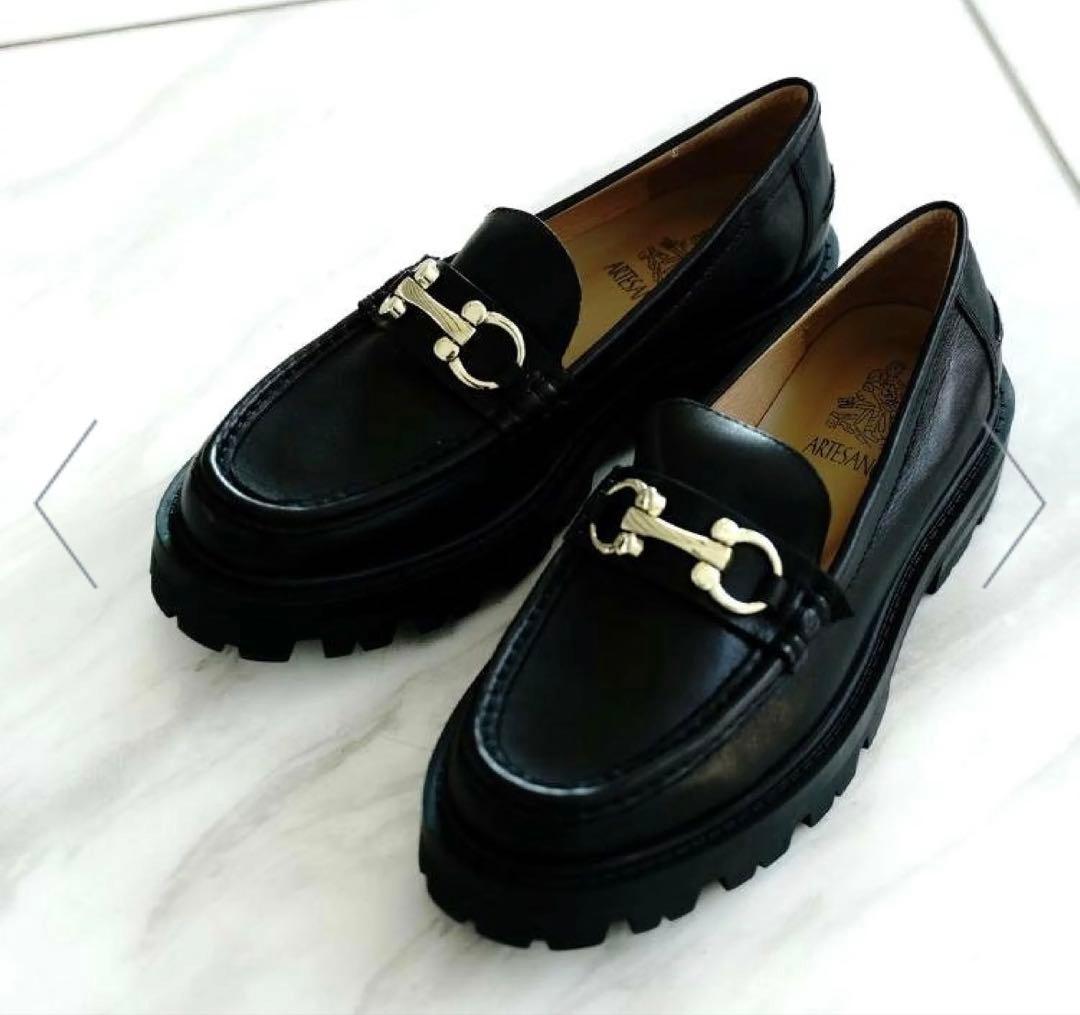 ARTESANOS(アルテサノス) 金具付きローファー