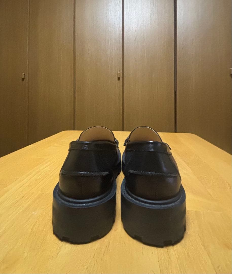 ARTESANOS(アルテサノス) 金具付きローファー