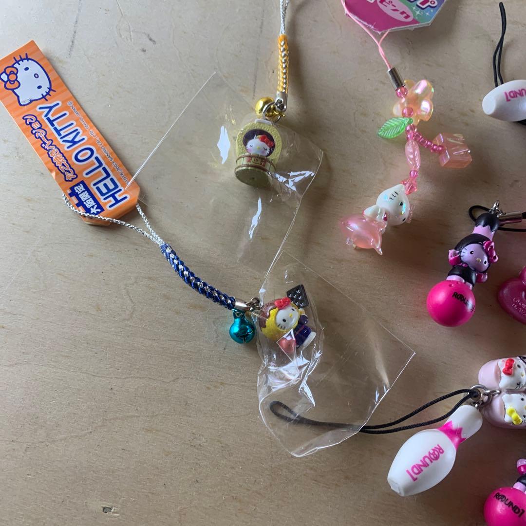 ハローキティ 根付け　ご当地　ラウンドワン　イニシャルストラップ