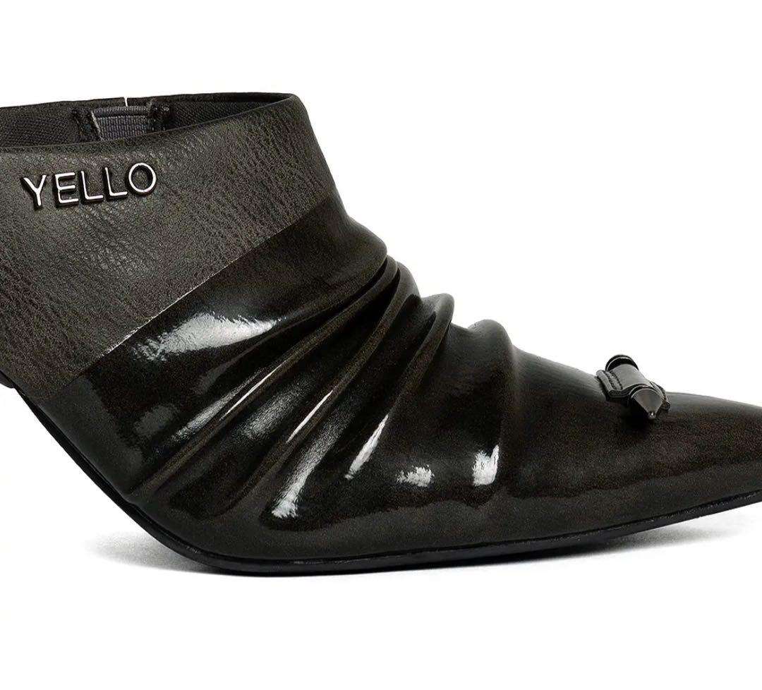 YELLO ブラック SHEMHAZA HEELS