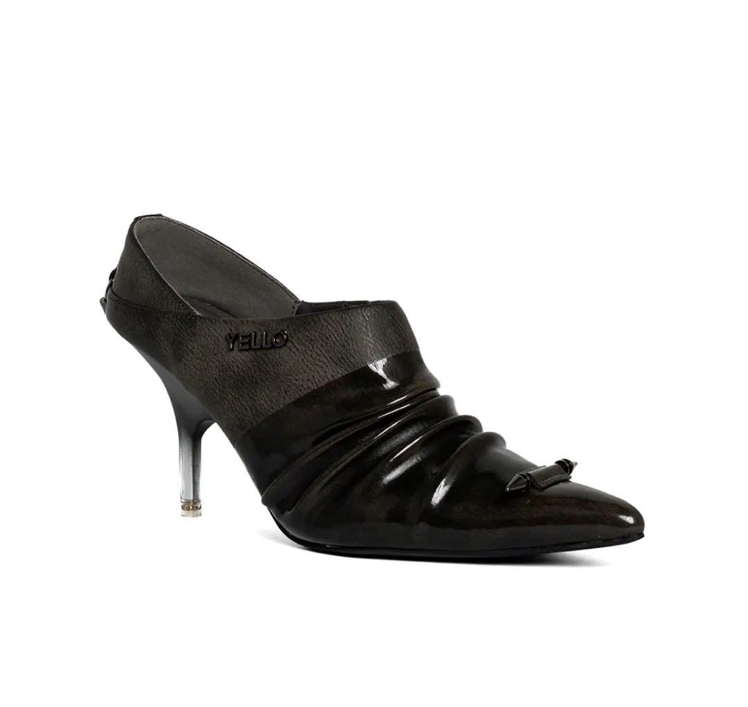 YELLO ブラック SHEMHAZA HEELS