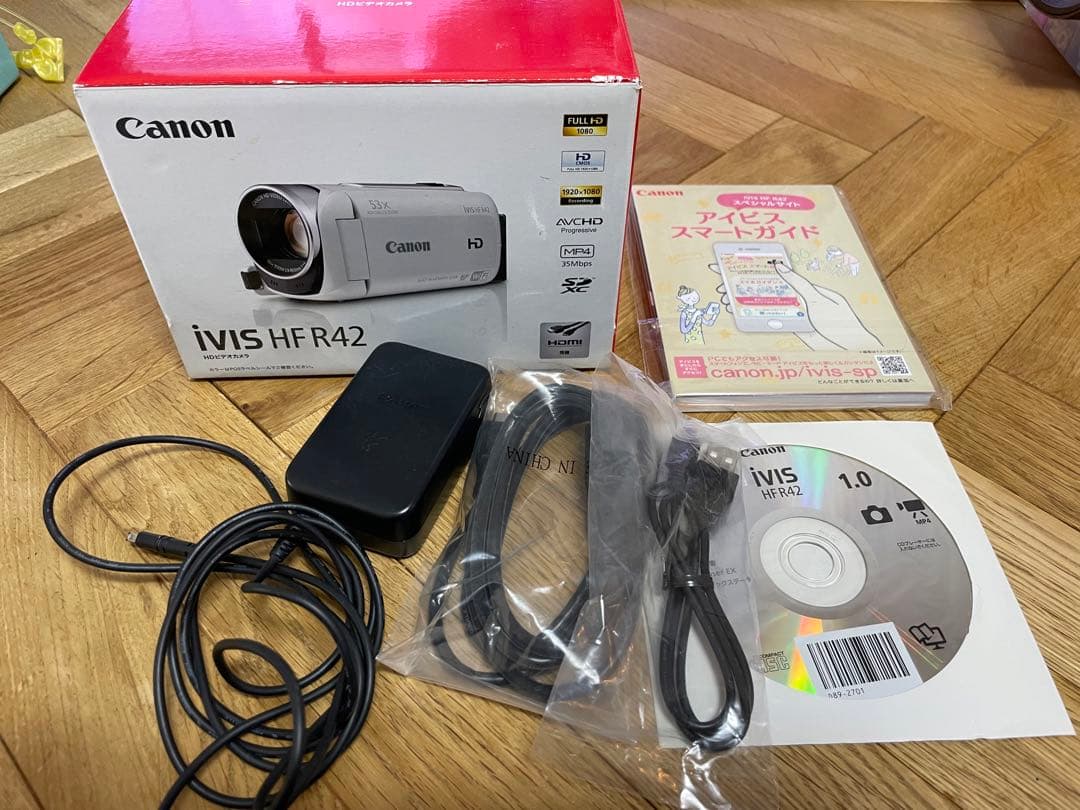 Canon　ビデオカメラ iVIS HF R42 ホワイト　美品
