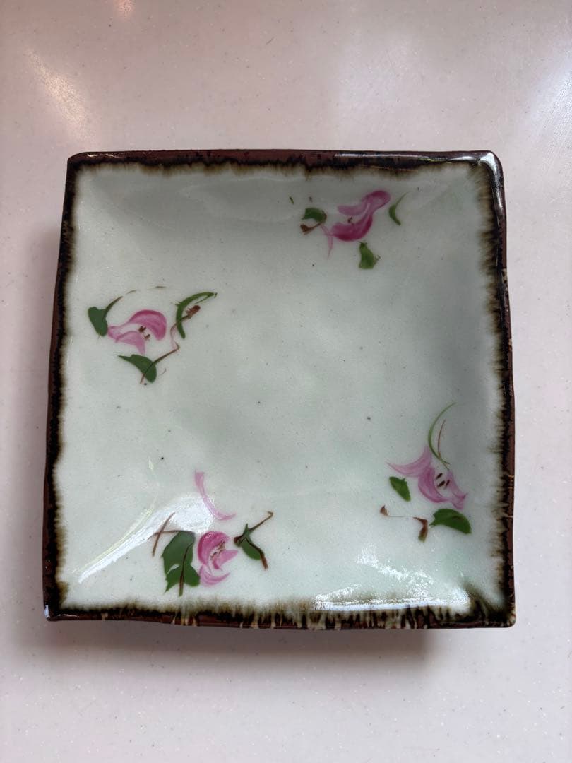 希少　波佐見焼　斉山窯　ピンク色花柄装飾 四角皿