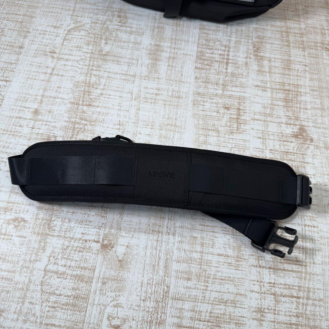 WHITEAGEホワイタージュMOD.NAVYMessenger バッグ