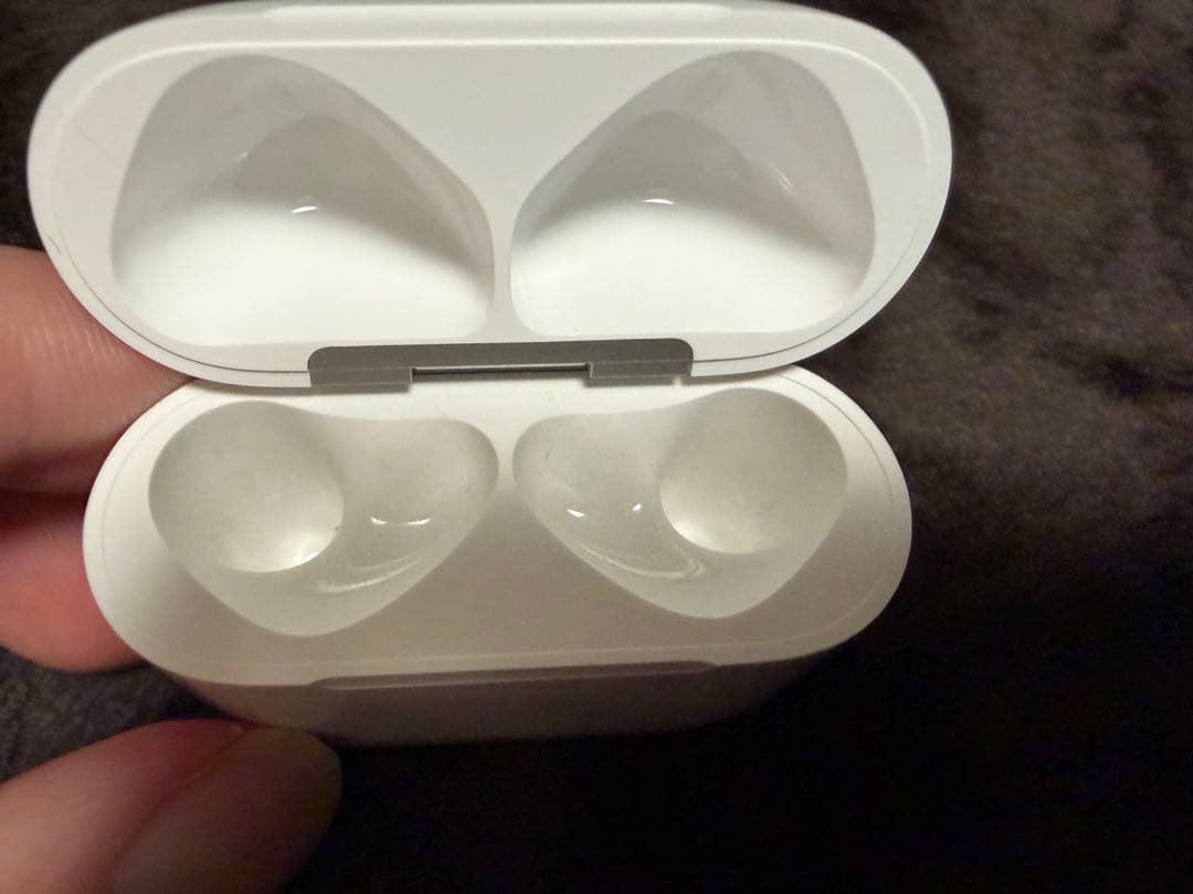 AirPods4箱・充電ケース付き