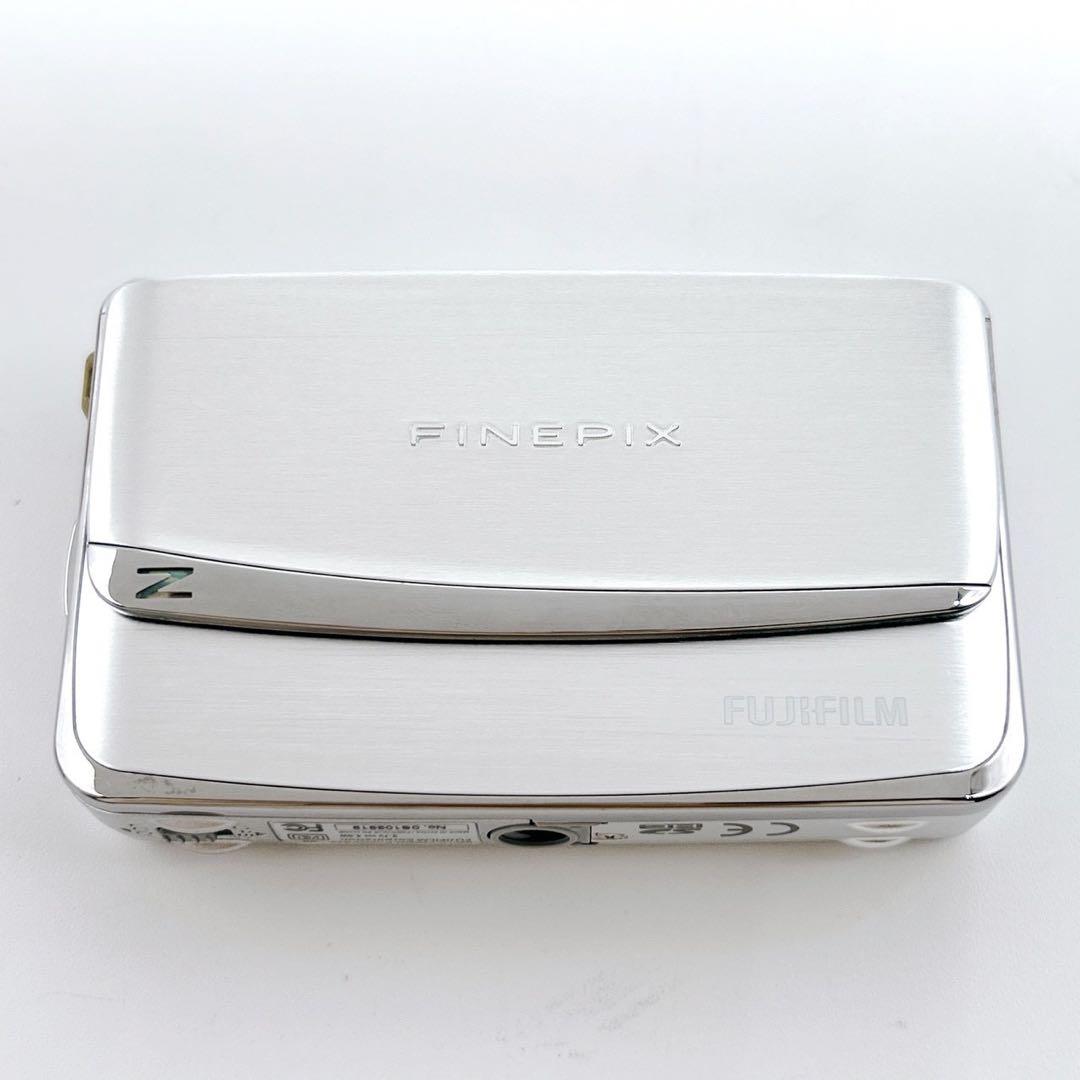 FUJIFILM フジフィルム FinePix z70 シルバー デジカメ