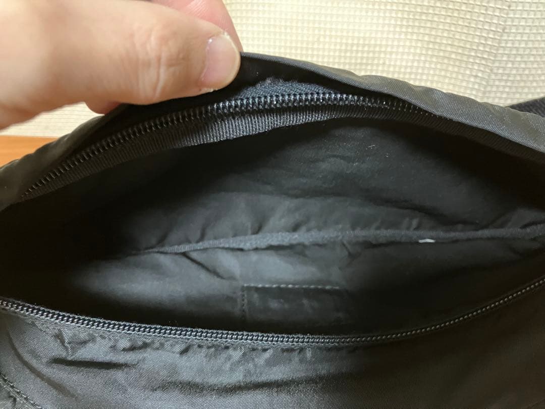 【美品】プラダ PRADA ボディバッグ ウエストポーチ ブラック V132