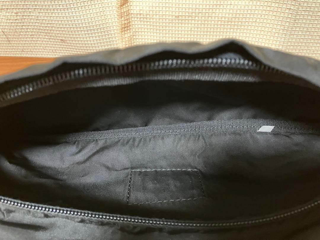 【美品】プラダ PRADA ボディバッグ ウエストポーチ ブラック V132