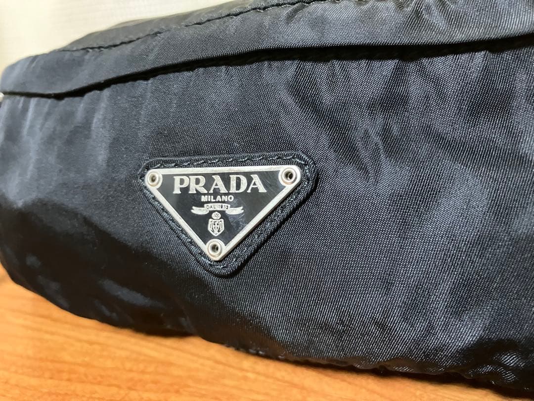 【美品】プラダ PRADA ボディバッグ ウエストポーチ ブラック V132