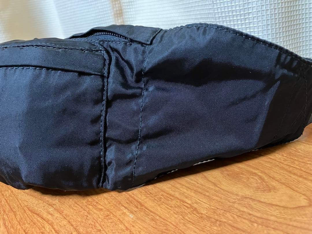 【美品】プラダ PRADA ボディバッグ ウエストポーチ ブラック V132