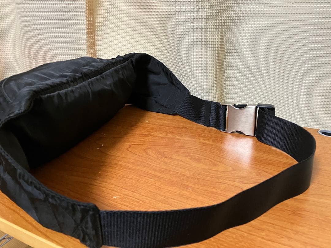 【美品】プラダ PRADA ボディバッグ ウエストポーチ ブラック V132