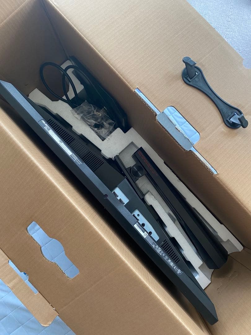 ASUS TUF Gaming VG27AQ 27インチWQHD（外箱損傷あり）