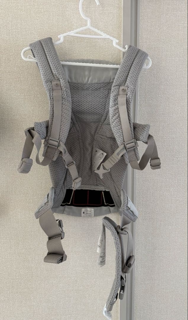 限定価格 エルゴベビー　オムニブリーズ　グレー　抱っこ紐　収納ポーチ付き