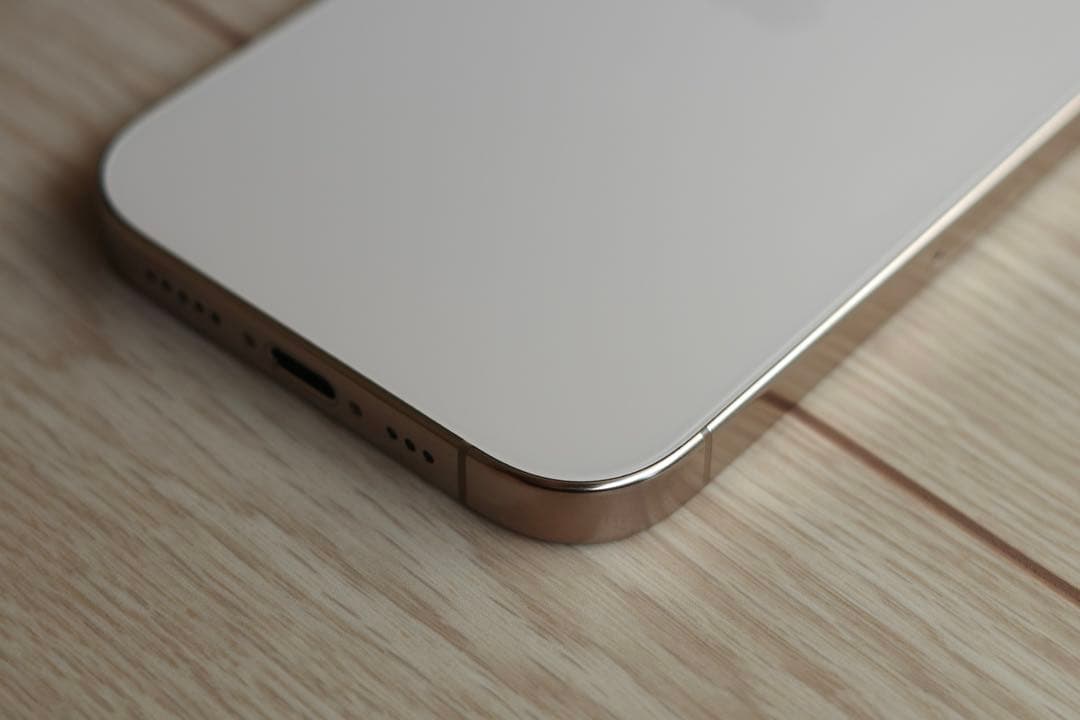 iPhone 16 Pro 512GB デザートチタニウム