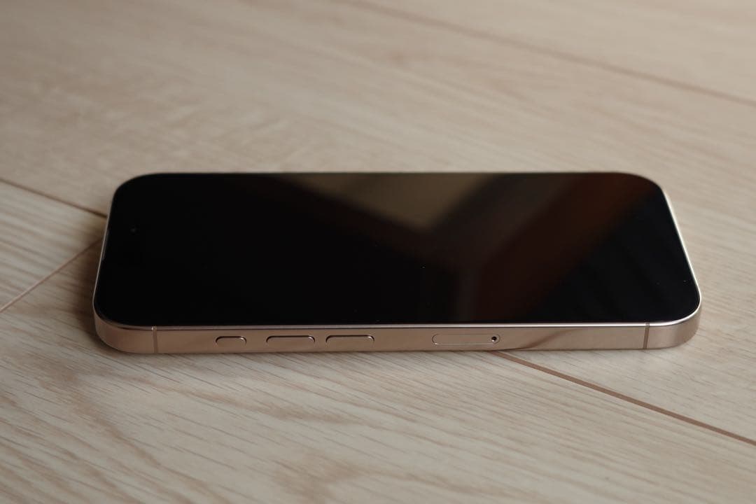 iPhone 16 Pro 512GB デザートチタニウム