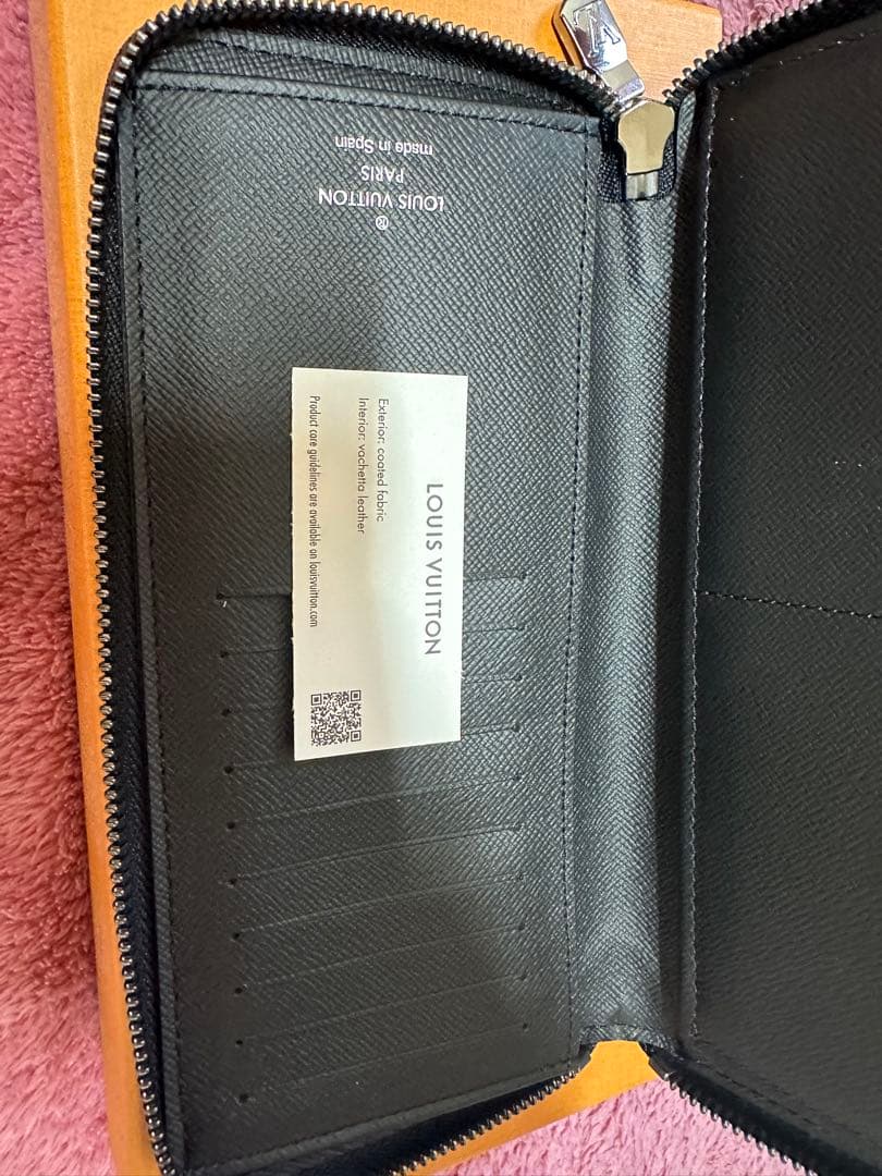 ルイ・ヴィトン　ジッピーウォレット