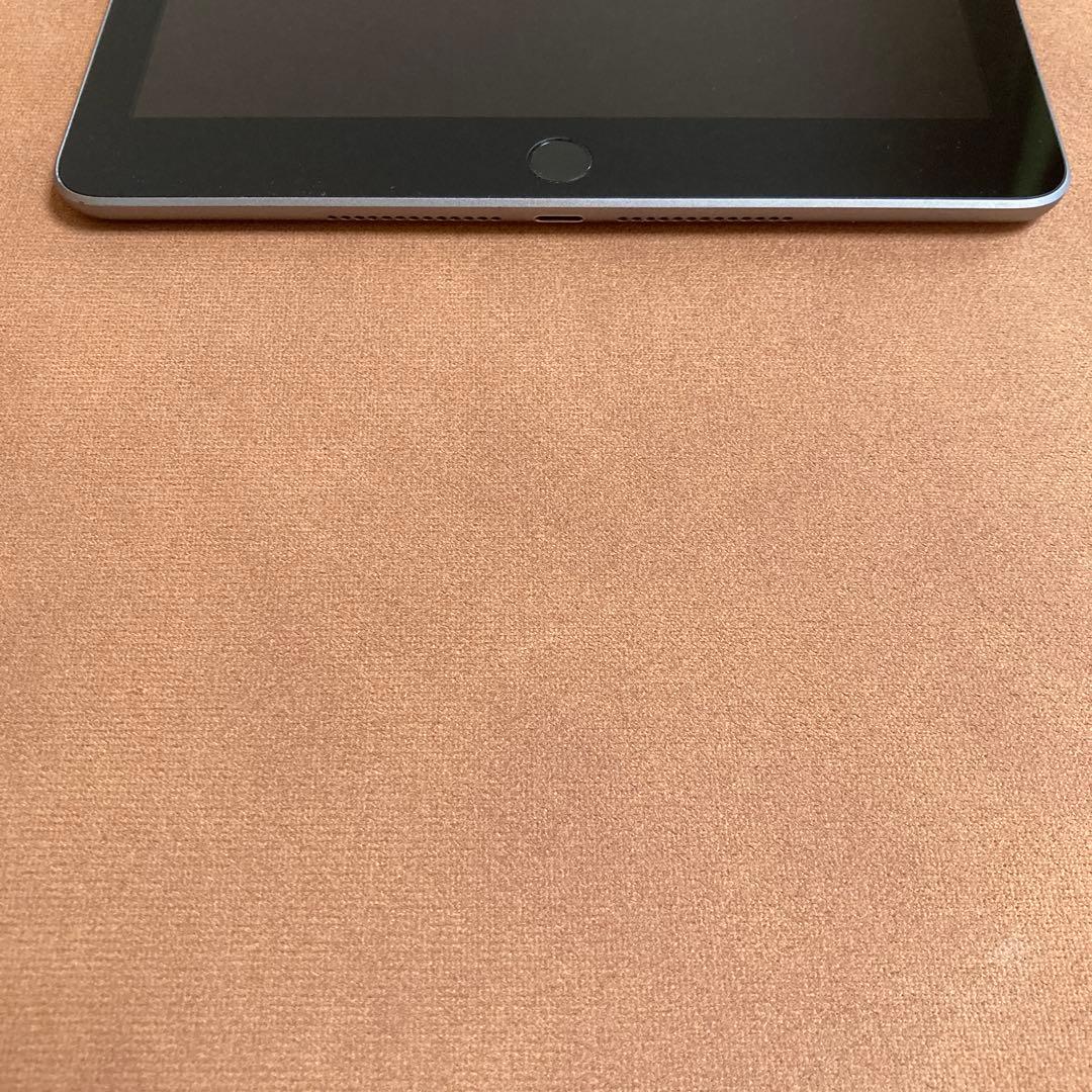 62 電池最良好☆比較的美品☆iPad6 第6世代 32GB WIFIモデル☆