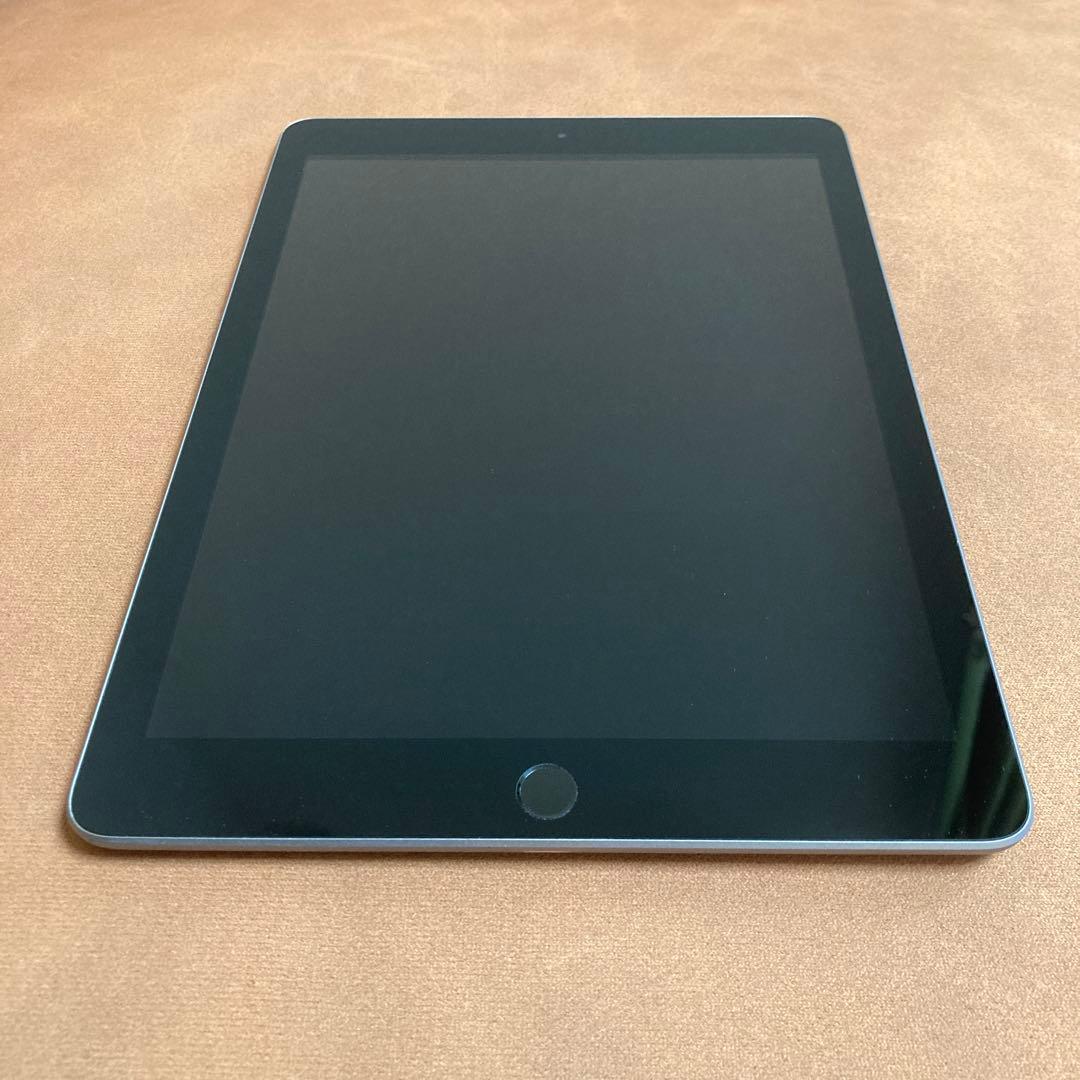 62 電池最良好☆比較的美品☆iPad6 第6世代 32GB WIFIモデル☆