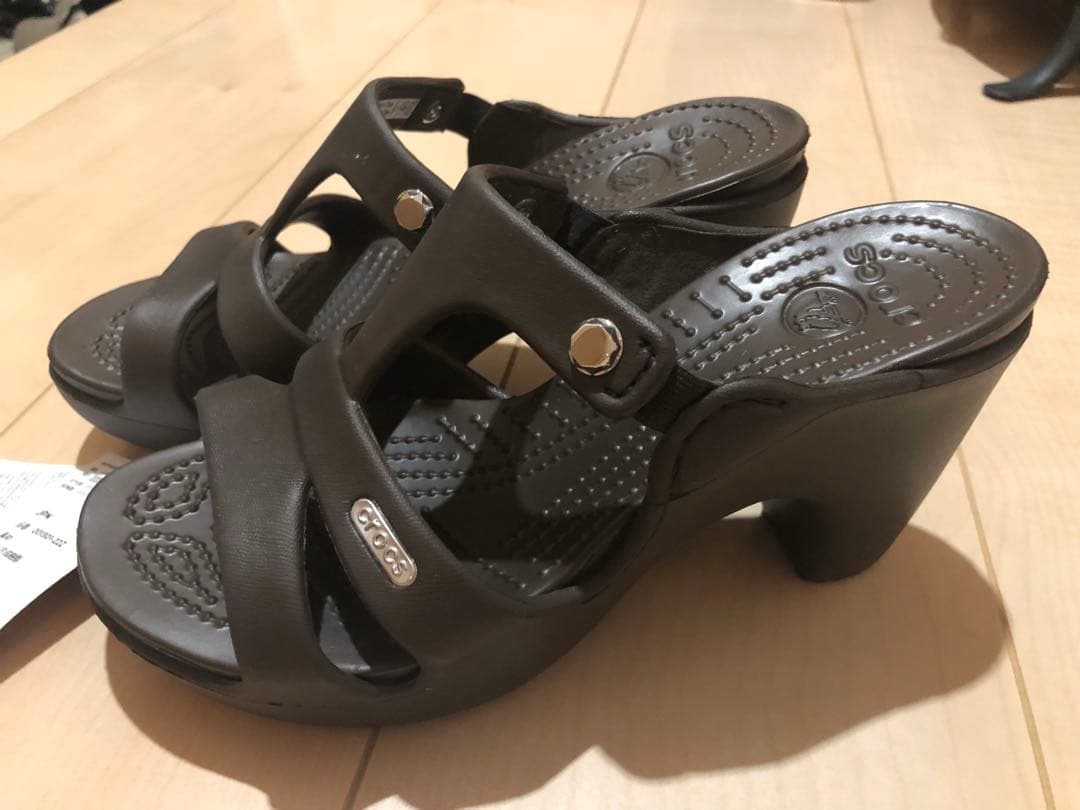 Crocs ダークブラウンウェッジサンダル　Cyprus サイズW6