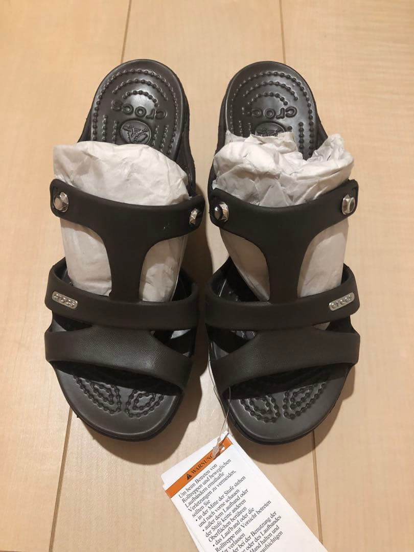 Crocs ダークブラウンウェッジサンダル　Cyprus サイズW6