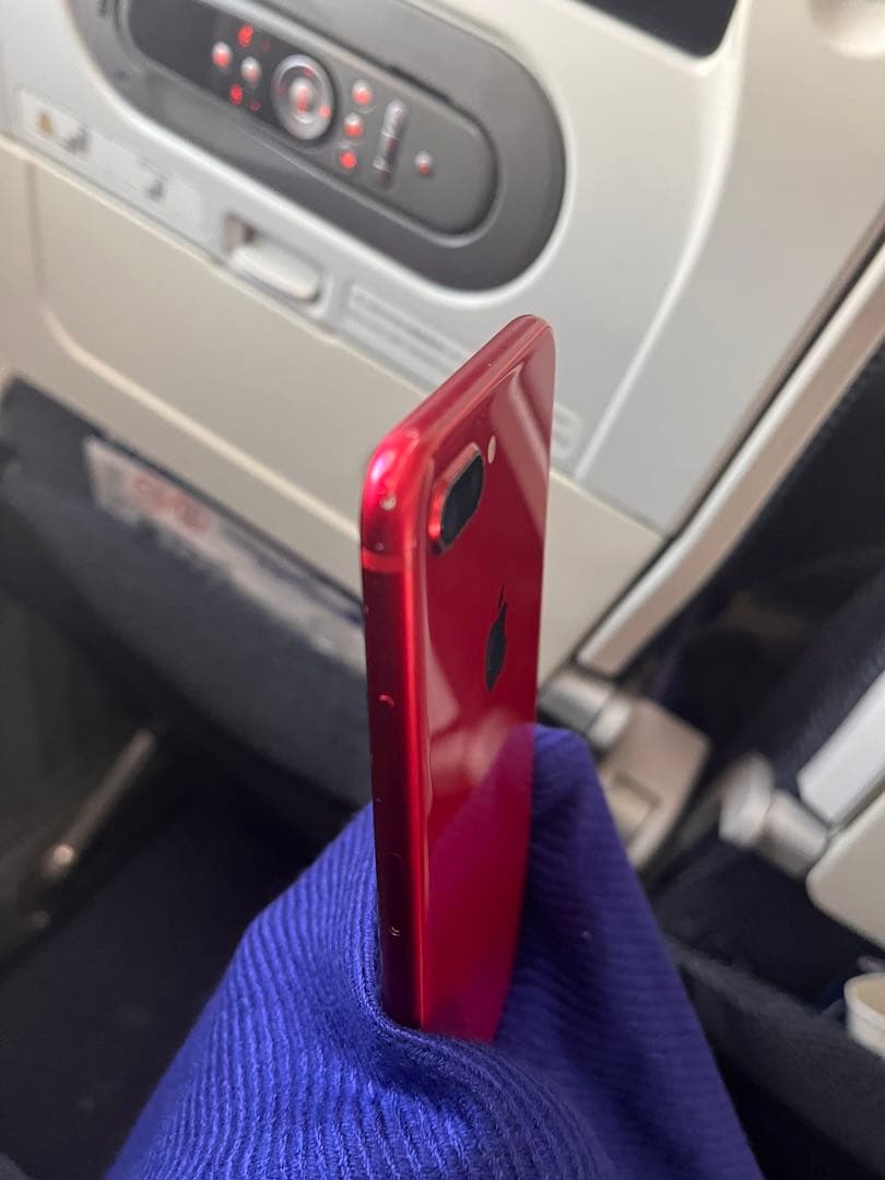 Apple iPhone 8 Plus (赤) 本体