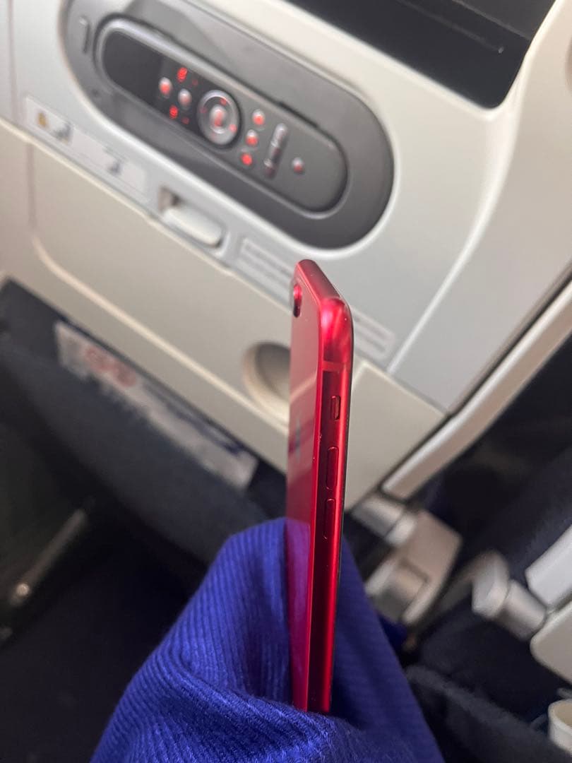 Apple iPhone 8 Plus (赤) 本体