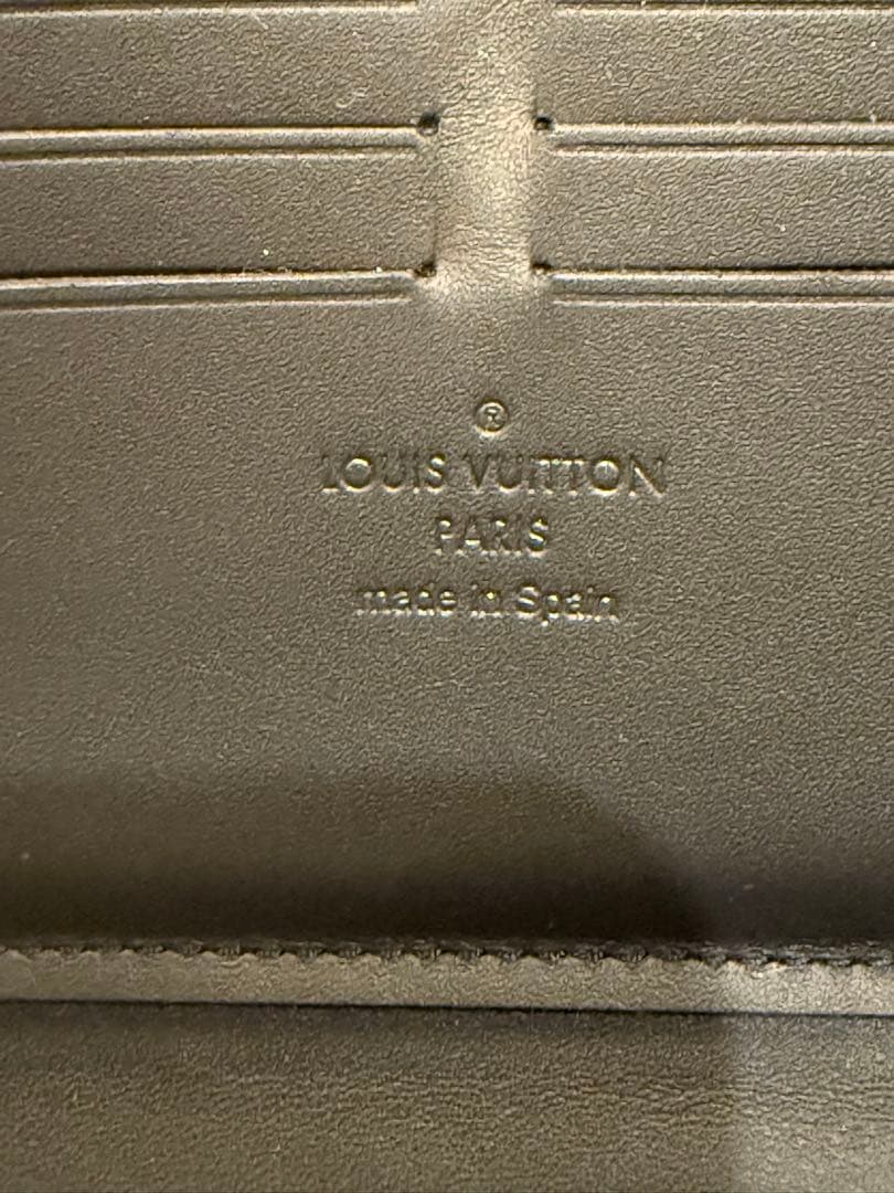 LOUIS VUITTON アエログラム ドラゴンヌ ジッピーウォレット