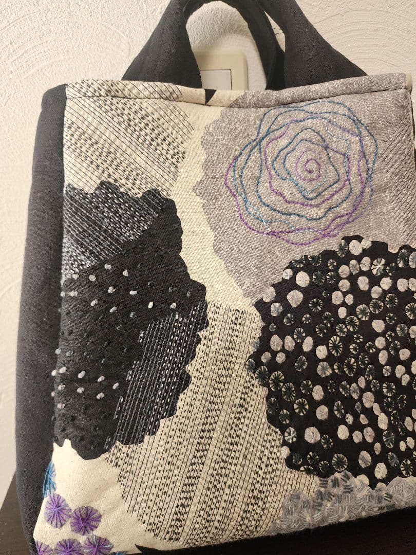 ★★★新作　エチノ生地に豪華な刺し子　個性的　一点物　センソユニコ慈雨等