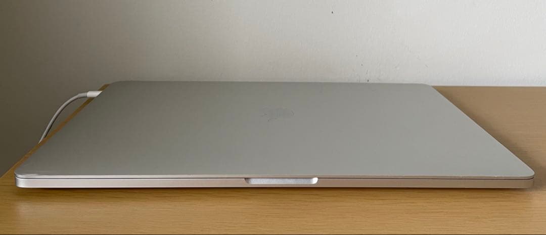 MacBook Pro 16インチCore i9-32GB-512GB SSD