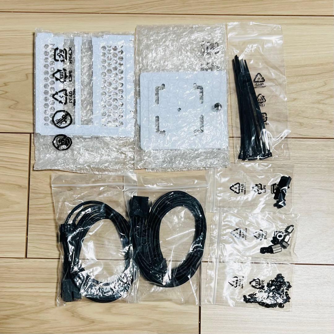 ASUS ROG Strix Helios PCケース 白