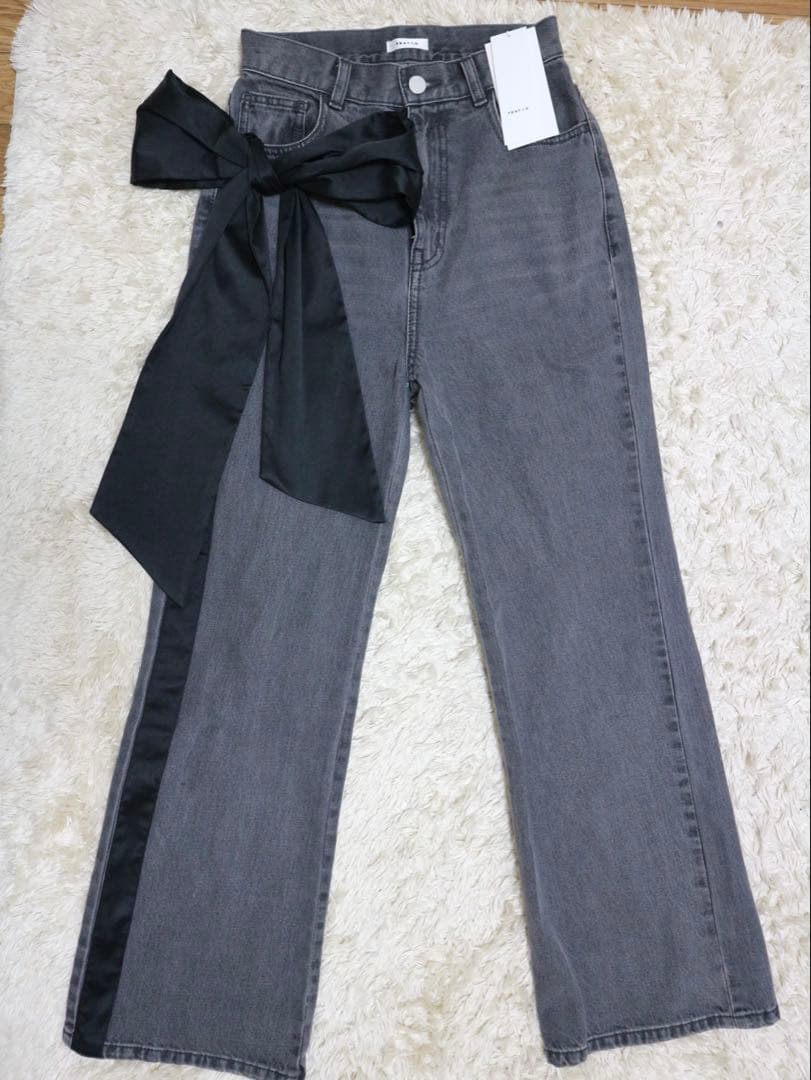 FRAY I.D リボンモチーフストレートワイドデニム