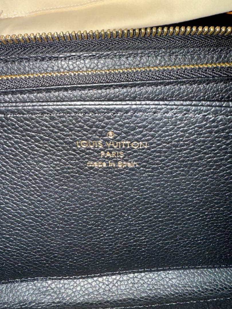 ルイヴィトン　長財布　ジッピーウォレット