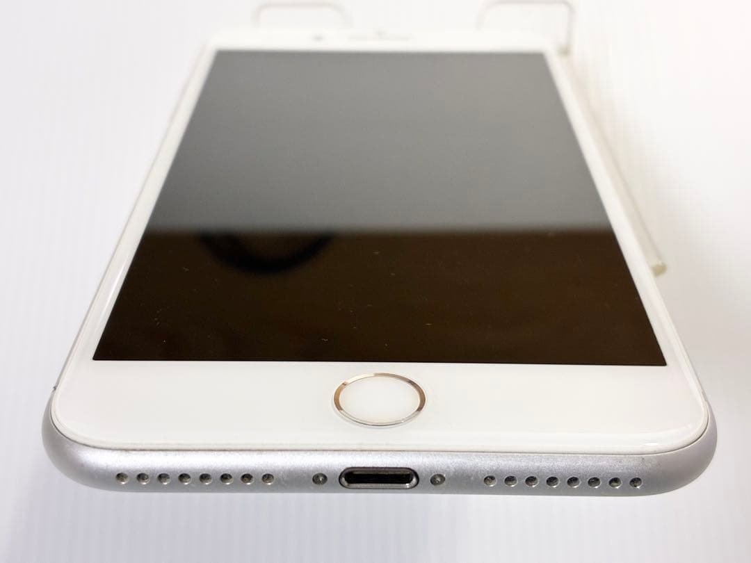 iPhone8 plus シルバー 64GB美品SIMフリー