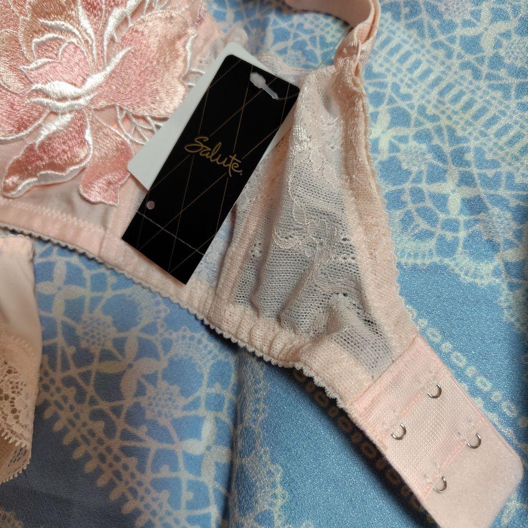 ワコール　サルート　新品 ブラジャー＆ショーツ H 75 ＆ M