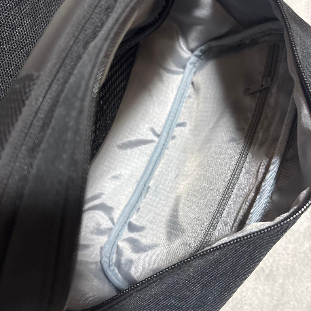 POMULU ポムル ヒップシート ショルダーバッグ スリング ブラック 黒