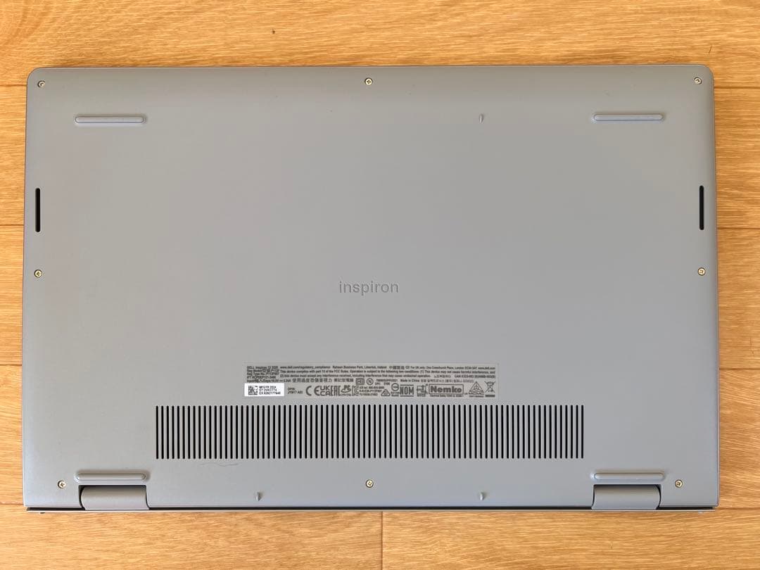 DELL Inspiron 15 3520 シルバー