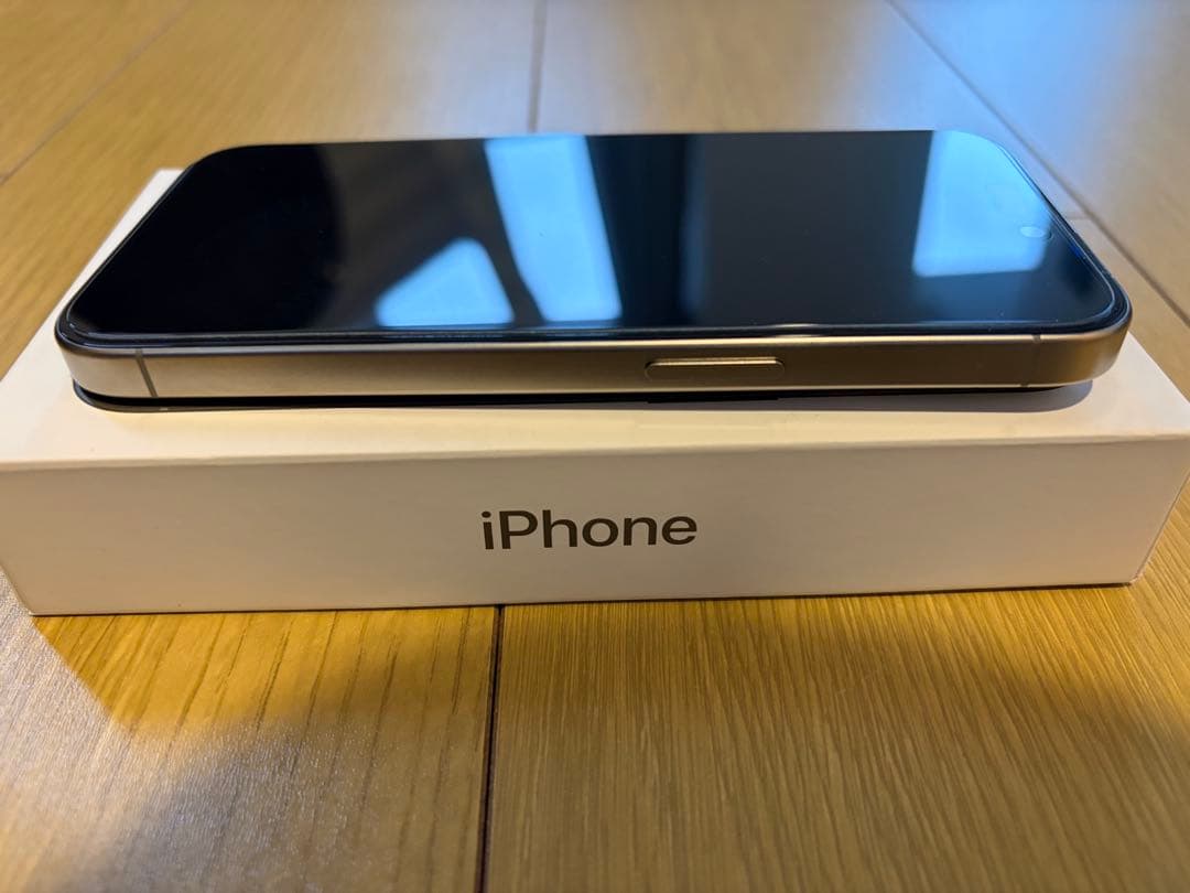 iPhone 15 Pro 512GB - ナチュラルチタニウム　(カナダ型)