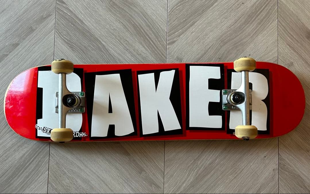 BAKER スケートボード 8.0