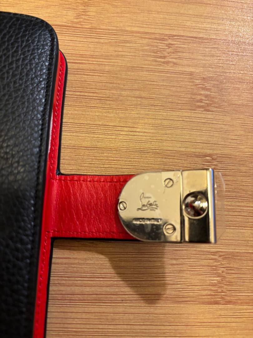 【新品未使用】　Christian Louboutin 手帳型ケース 黒
