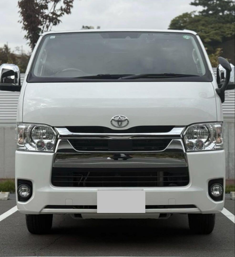 ハイエース　200系　標準ボディ　ワイパーガード　カーボン調