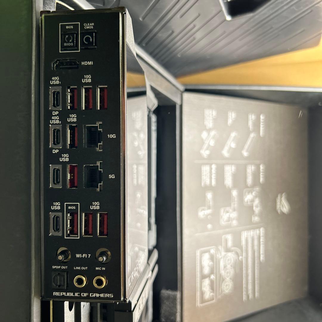 ROG CROSSHAIR X870E EXTREME AMD AM5 マザー